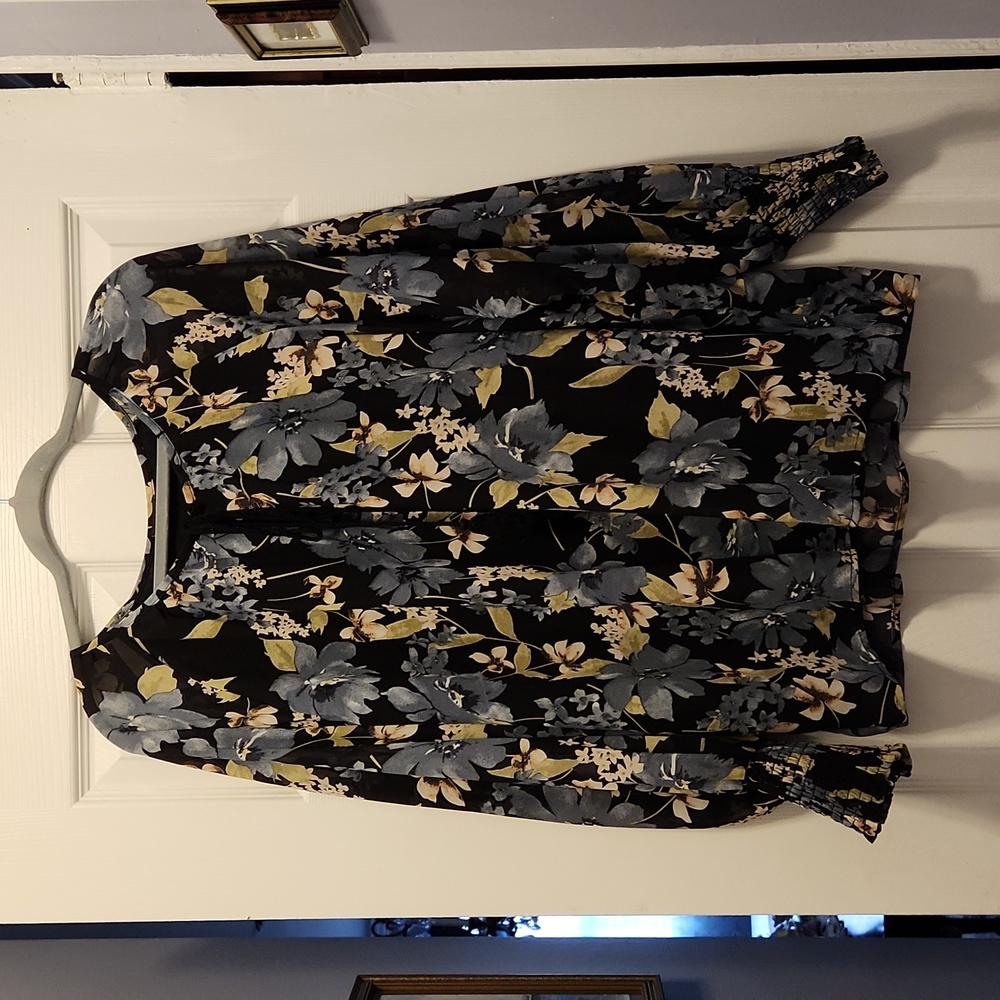 Coco+Carmen black, beige, grey blouse